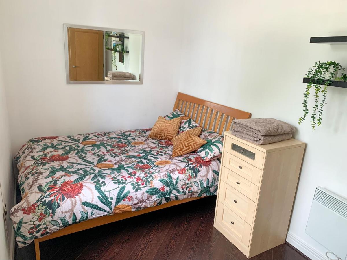 Room In Stratford With Private Bathroom And Parking Londýn Exteriér fotografie