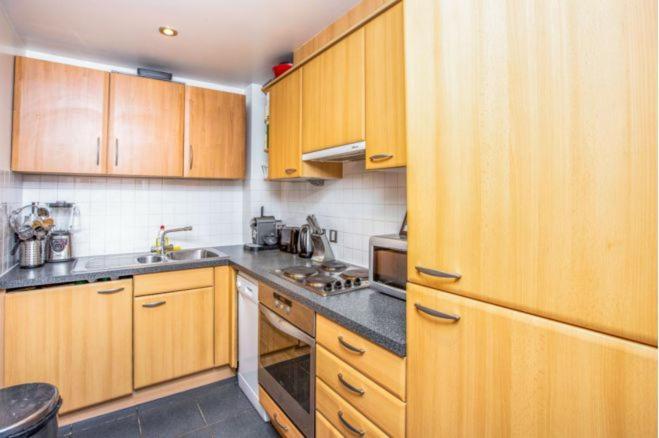 Room In Stratford With Private Bathroom And Parking Londýn Exteriér fotografie
